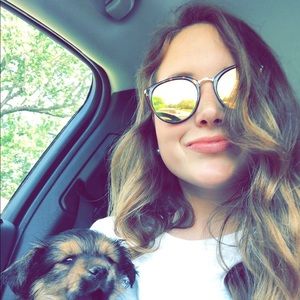 Meet your Posher, Kenzie